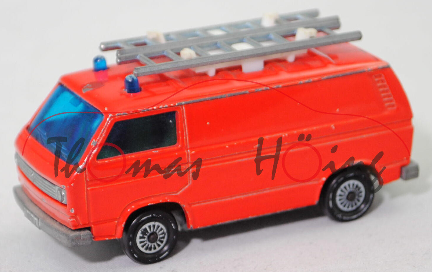 00001 VW Transporter Kastenwagen 2,0 Liter (T3, Modell 1979-1982) Feuerwehr-Gerätewagen, rot, ohne Druck, R11 glatt, SIKU, 1:60, vsc