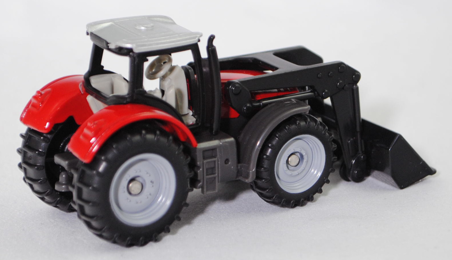 00000 Massey Ferguson MF 8737 Dyna-VT Efficient (Modell 2014-2017) mit Massey Ferguson MF 988 Frontlader, karminrot, Frontlader schwarz, SIKU SUPER, 1:81, P29f