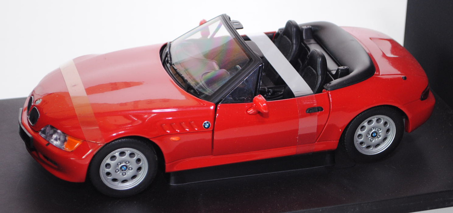 BMW Z3 Roadster (Typ E36/7), Modell 1995-1999, feuerrot, UT MODELS, 1:18, mb