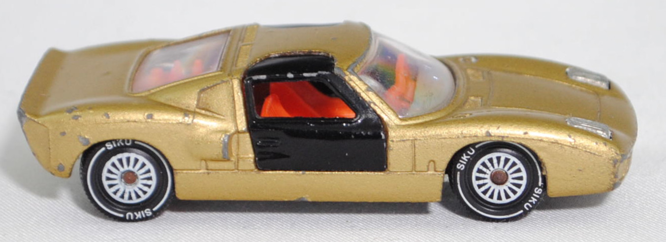 00005 Ford GT40 (Mk I bzw. Mark 1, Modell 1965-1967), Karosserie goldmetallic, Türen schwarz, Bpr. V 296 / W-Germ, Verglasung klar, R11 gerillt, SIKU SUPER, 1:57, m-