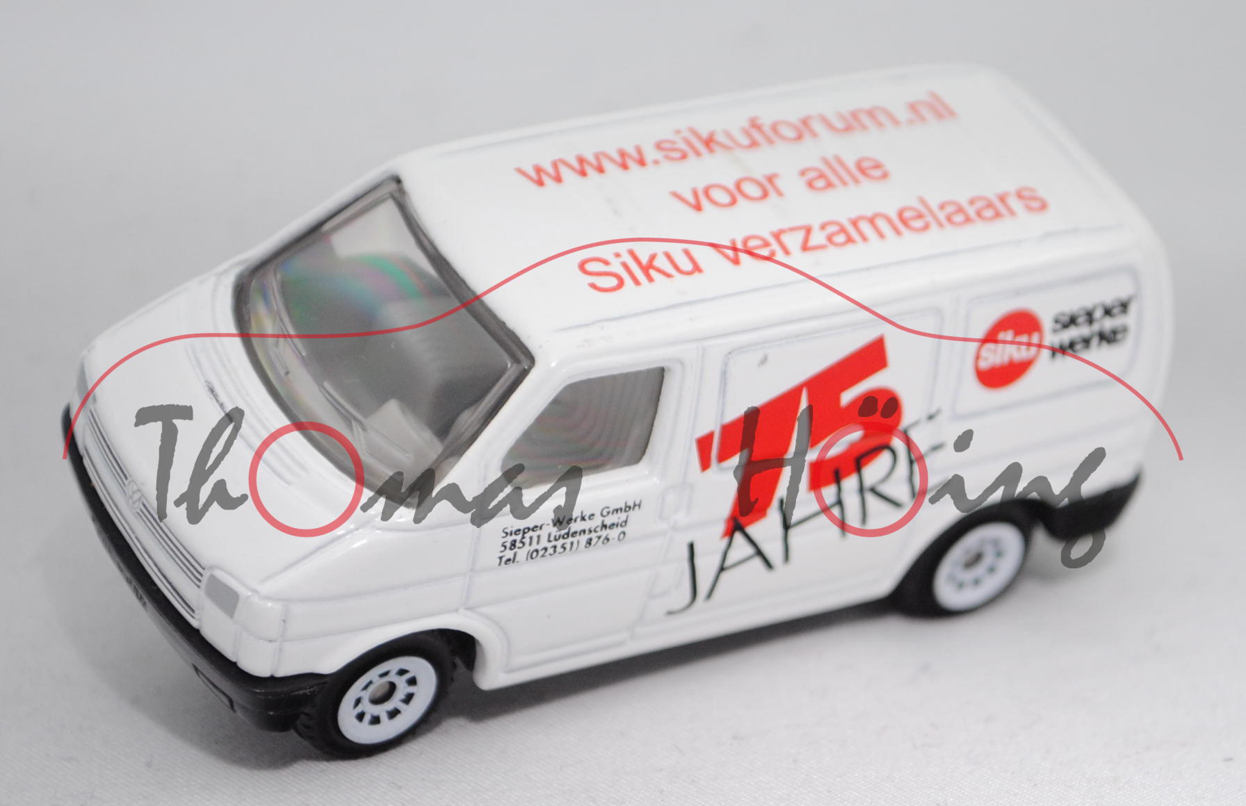 00422 VW T4 Transporter Kasten (Typ 70, Mod. 90-95), weiß, Sieper Werke/75 JAHRE/sikuforum (links)