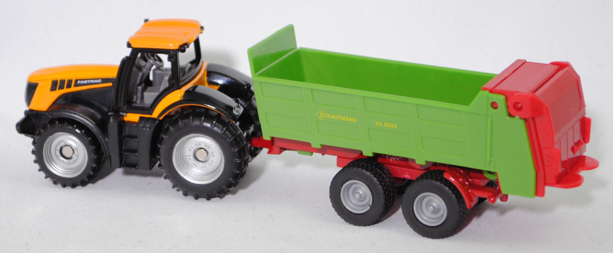00000 JCB® 8250 V-TRONIC FASTRAC (Modell 2005-2011) und Strautmann Streublitz Universalstreuer VS 2004 (Modell 2012-2016), melonengelb/schwarz und gelbgrün, SIKU SUPER, P29f