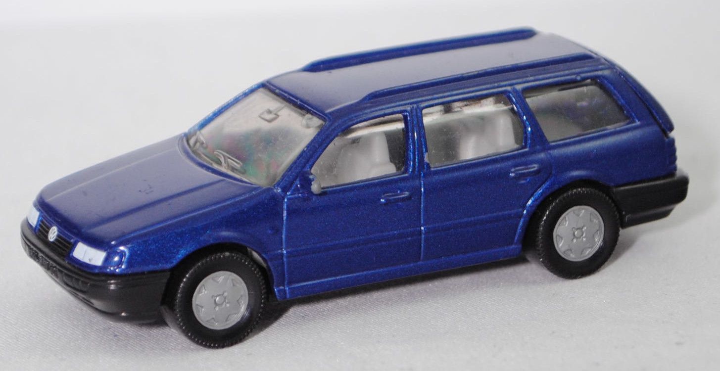 00000 VW Passat Variant VR6 Exclusiv (4. Generation, B4, Werkscode 35i / Typ 3A5, Modell 1993-1997), saphirblaumetallic (windsorblau metallic), SIKU SUPER, 1:55, m-