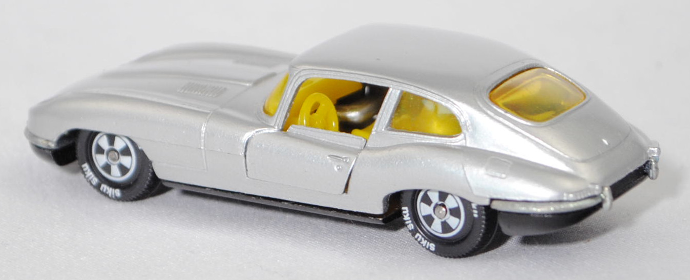 00004 Jaguar E-Type 2+2 SI Coupé 4.2 Liter (Serie 1, Typ 2+2-Sitzer Coupé, Modell 1966-1967), silber, innen gelb, Germ, Verglasung gelb, R10 weiß, SIKU SUPER, 1:61, P12h mit ®