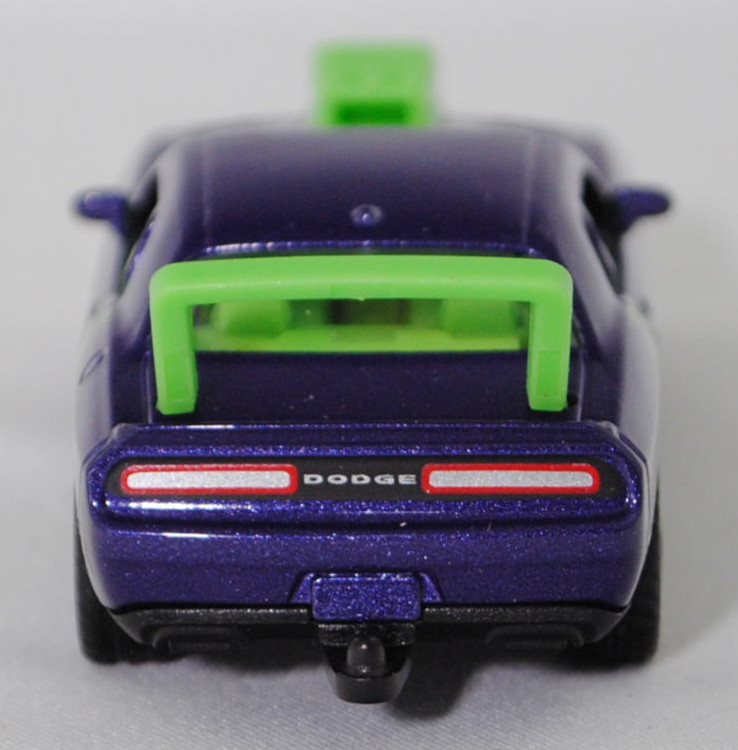 00000 Dodge Challenger SRT Hellcat (3. Generation, Facelift 2014, Modell 2014-2018) Custom, blauviolettmetallic (plum crazy pearlcoat), SIKU SUPER, 1:63, P29f