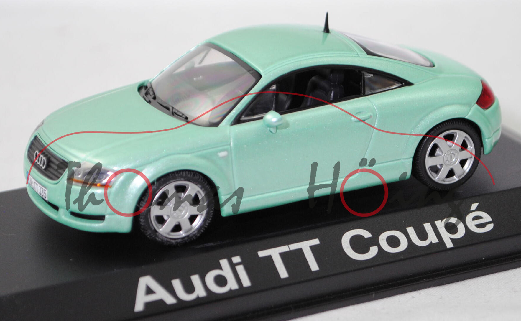 Audi TT Coupé 1.8 T (8N, Mod. 1998-2000), talismangrün metallic (6N / LY6S), Minichamps, 1:43, Werbebox m-