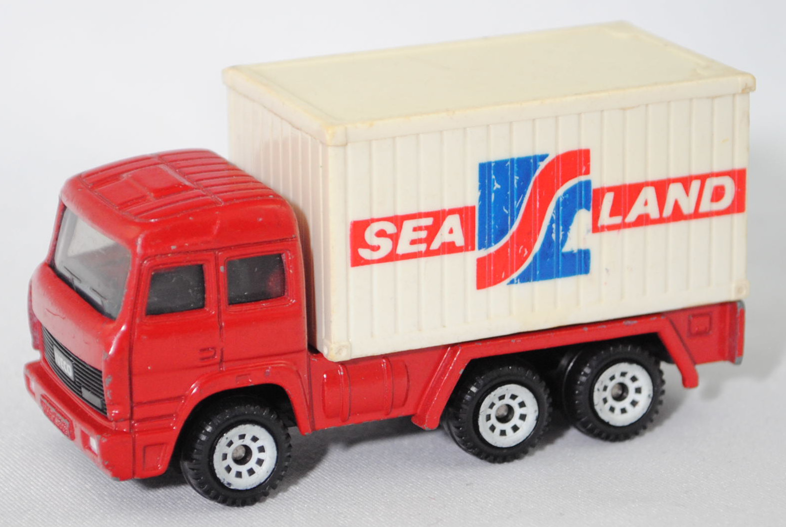 00001 Iveco TurboStar 240-36 6x2 (Modell 1987-1990) Container-Transporter, karminrot, Bpr. 0815 / 0816, C1 reinweiß, 1:86, Container reinweiß, SEA LAND, 1:121, SIKU SUPER, m-