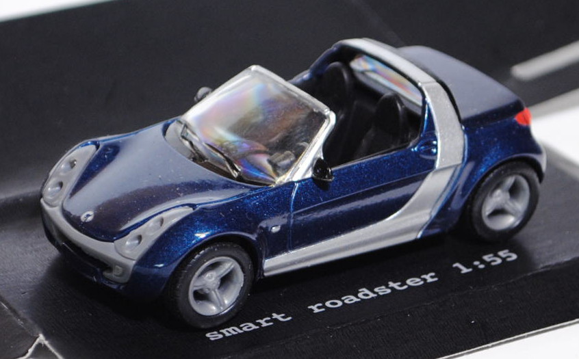 smart roadster (Baureihe 452, Mod. 2003-2005), violettblaumetallic/silber (star blue/grey), Werbebox