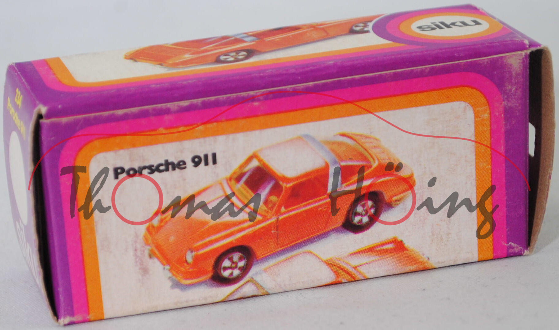00013 Porsche 911 E Targa (F-Modell bzw. Urmodell, B-Serie, Modell 1968-1969), hell-tieforange, Verglasung gelbgrün, R9, SIKU V-SERIE, 1:60, P8