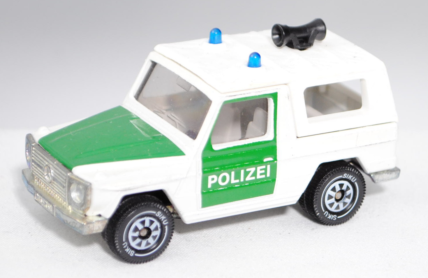 Mercedes-Benz 280 GE (Typ W 460, Modell 1980-1990) Polizei-Geländewagen, reinweiß/minzgrün innen lic