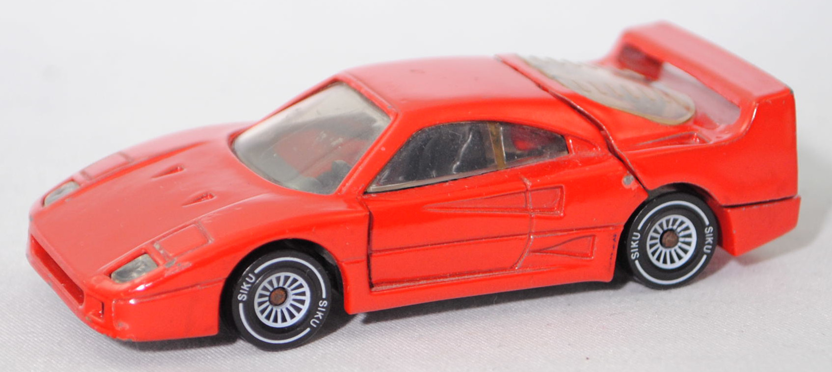 00001 Ferrari F40 (Typ F120, Modell 1987-1992), verkehrsrot (vgl. rosso corsa, Farbcode FER 300/6), Chassis chrom, W-Germ, mit CE-Zeichen, B4, SIKU SUPER, 1:56, vsc