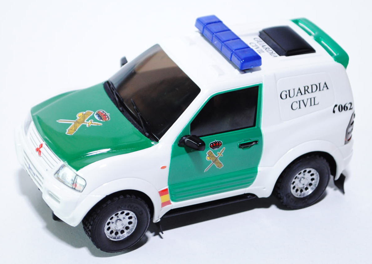 Mitsubishi Pajero Polizei (3. Generation, Typ V60), Modell 2000-2003, reinweiß/minzgrün, GUARDIA / C