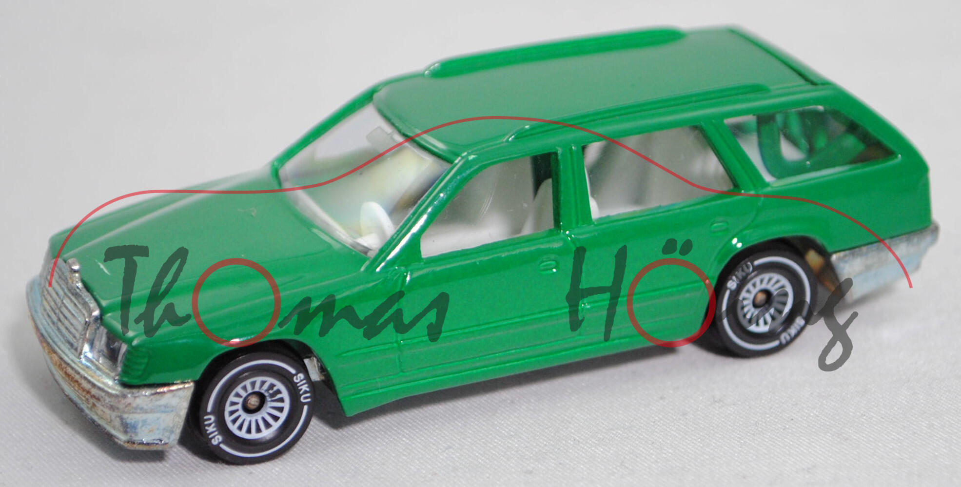 00006 Mercedes-Benz 300 TE (S 124, Mod. 1985-1986), verkehrsgrün, SIKU, 1:55, minimaler Lackfehler