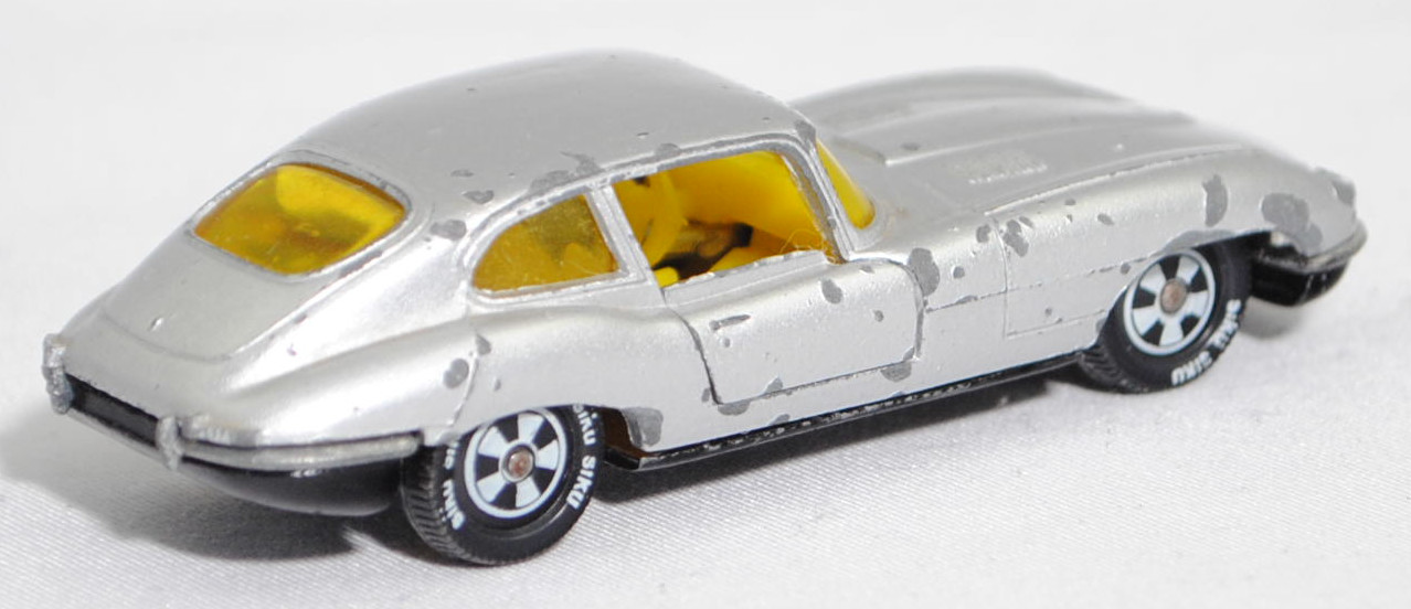 00004 Jaguar E-Type 2+2 SI Coupé 4.2 Liter (Serie 1, Typ 2+2-Sitzer Coupé, Modell 1966-1967), silber, innen gelb, Germ, Verglasung gelb, R10 weiß, SIKU SUPER, 1:61, vsc