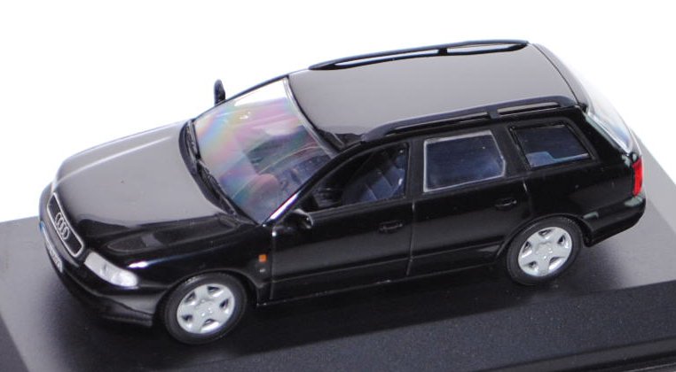 Audi A4 Avant (B5, Typ 8D), Modell 1996-2001, schwarz, Minichamps, 1:43, Werbeschachtel