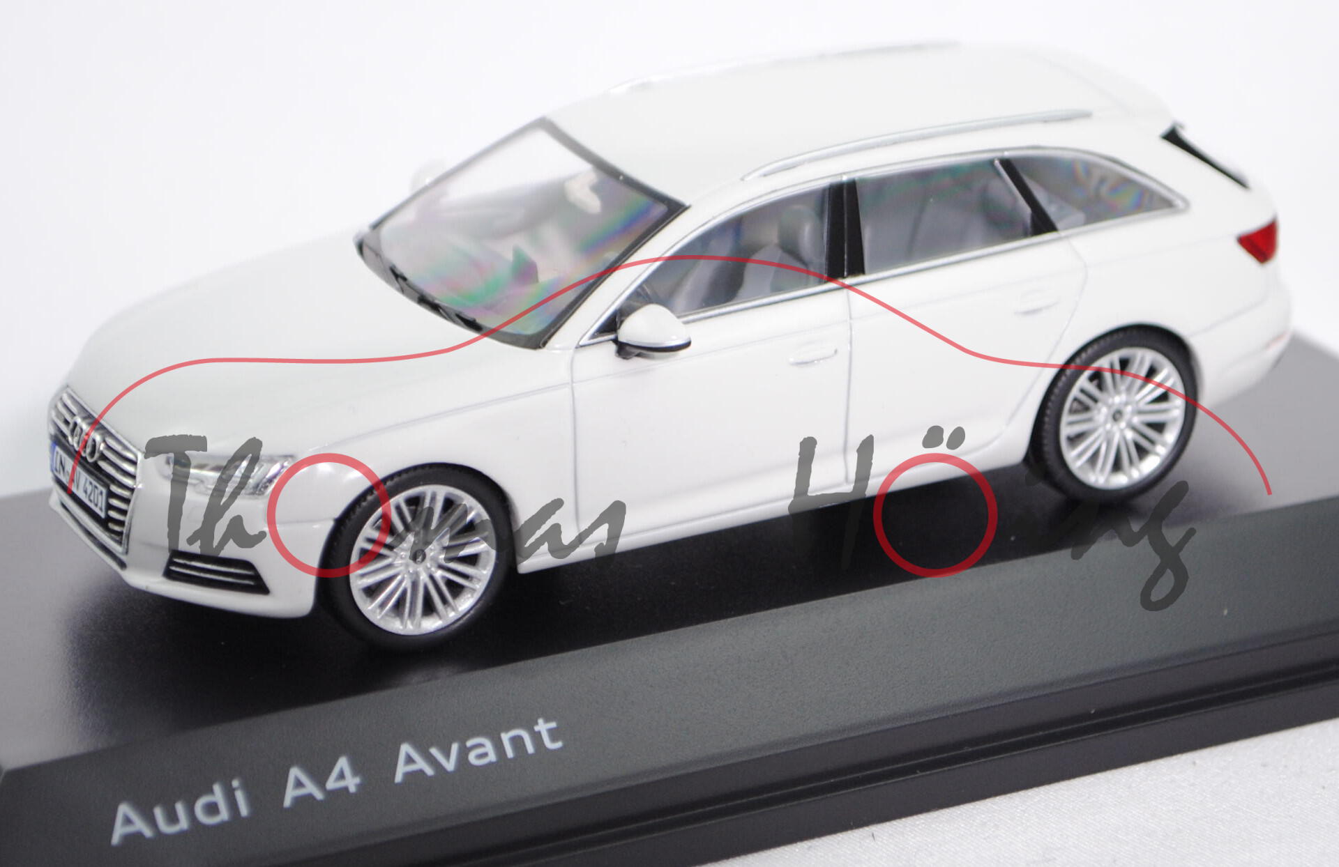 Audi A4 Avant (B9, Typ 8W, Modell 2015-), gletscherweiß, Minimax, 1:43, Werbeschachtel