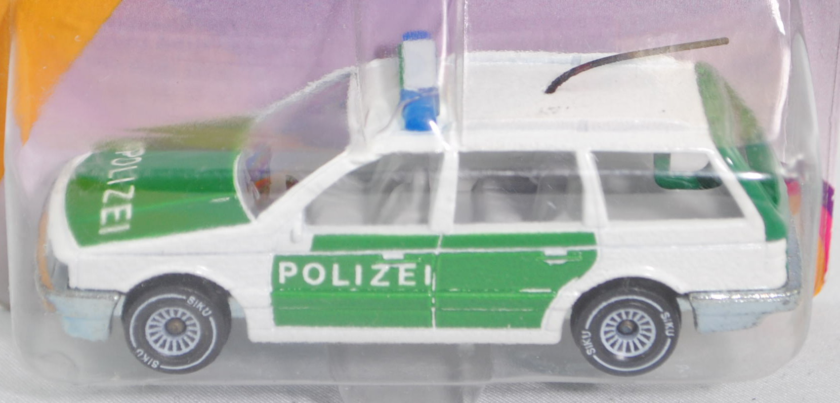 00013 VW Passat Variant (B3, Typ 35i, Modell 1988-1993) Polizei-Lautsprecherwagen, reinweiß, innen l