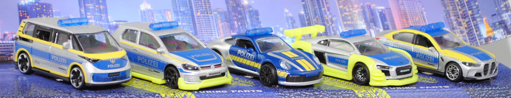 Giftpack POLIZEI Tune it Safe: VW ID. Buzz Pro + VW Golf VII GTI + Porsche 911 Carrera S Coupé + Audi R8 Coupé V10 + BMW M3 Limousine, silber, majorette, mb (POLIZEI)