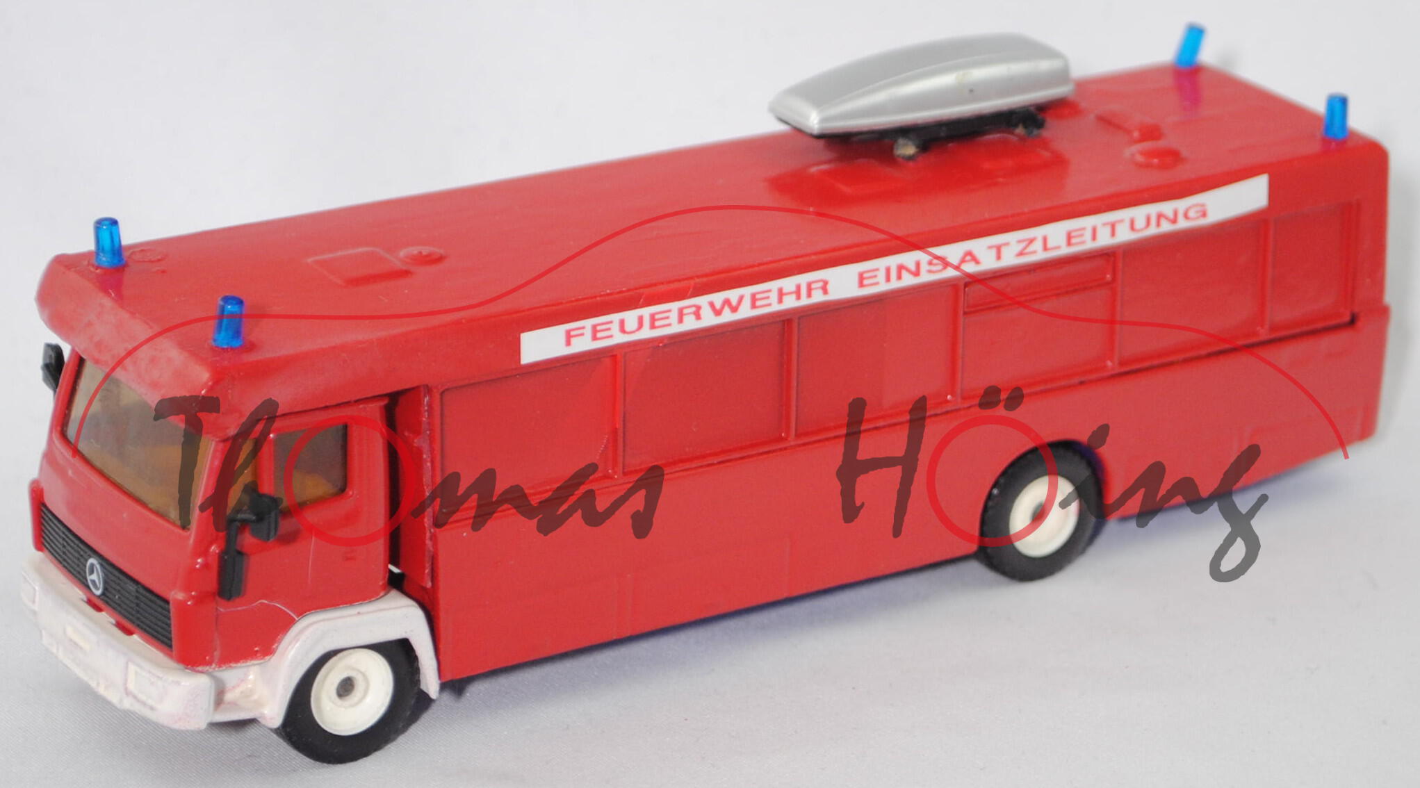 MB 1520 (Typ LN2) Fahrgestell mit MB O 405 N Bus Feuerwehr Einsatzleitung, rot, SIKU 1:55, Umbau