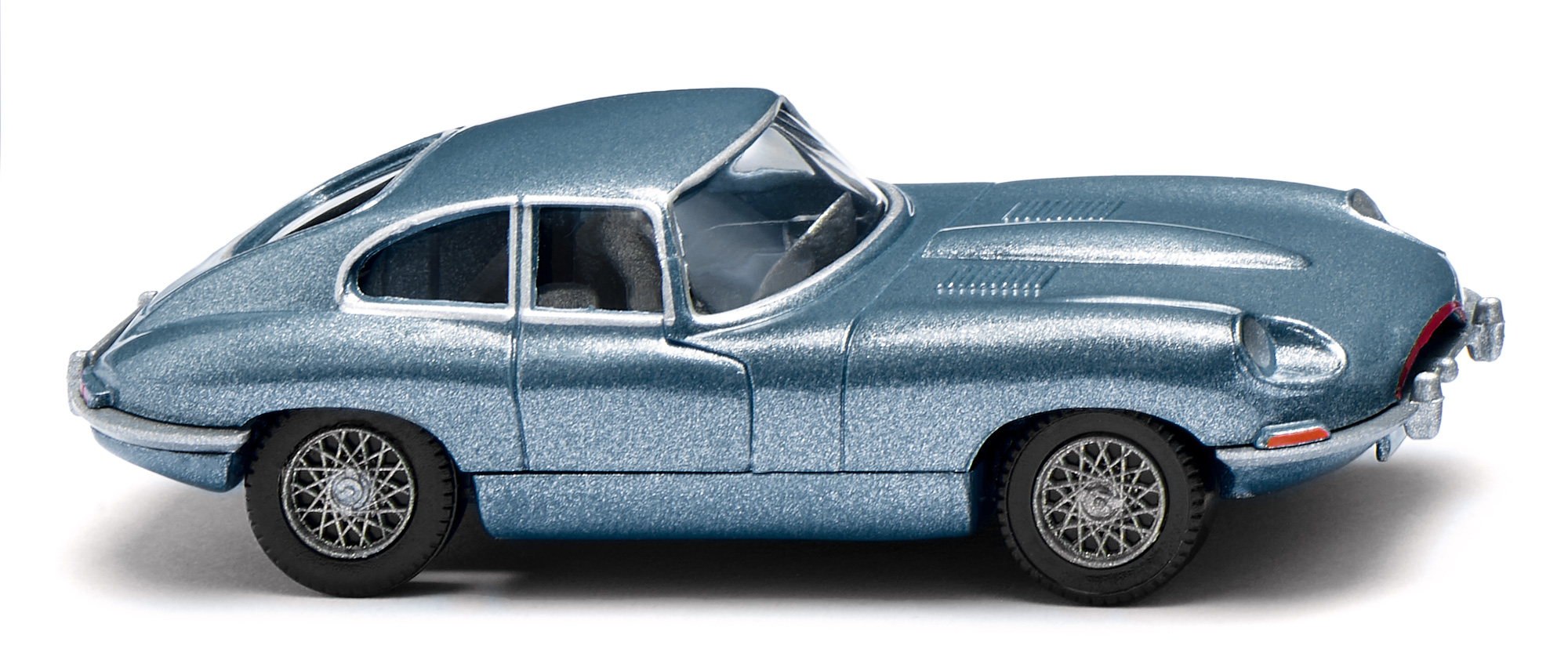 Jaguar E-Type SI Coupé 4,2 Liter (1. Generation, Baureihe E-Type Coupé, Serie 1, Modell 1964-1968), opalescent blue metallic (Farbcode 016), Wiking, 1:87, mb