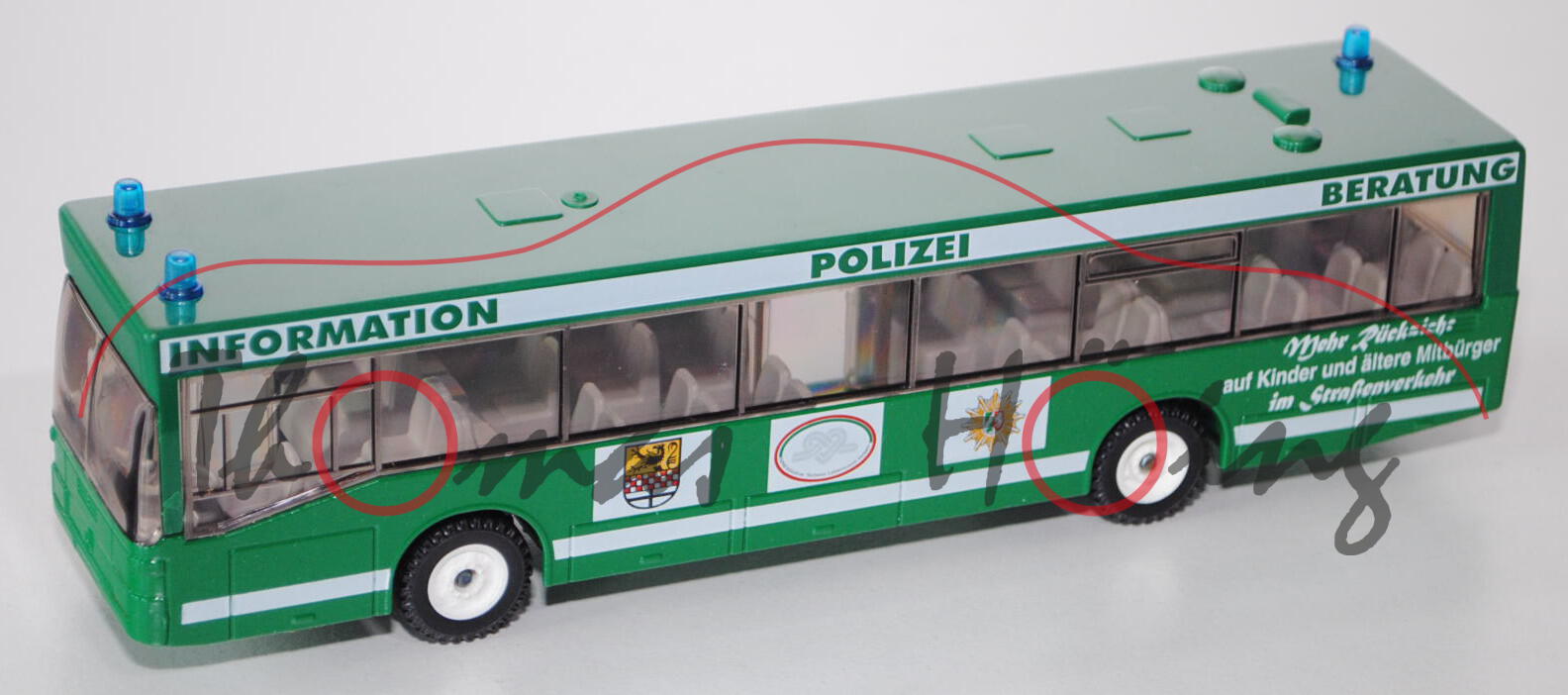 Mercedes O405 N Polizei-Info-Bus, minzgrün, INFORMATION POLIZEI BERATUNG / Mehr Rücksicht / auf Kind