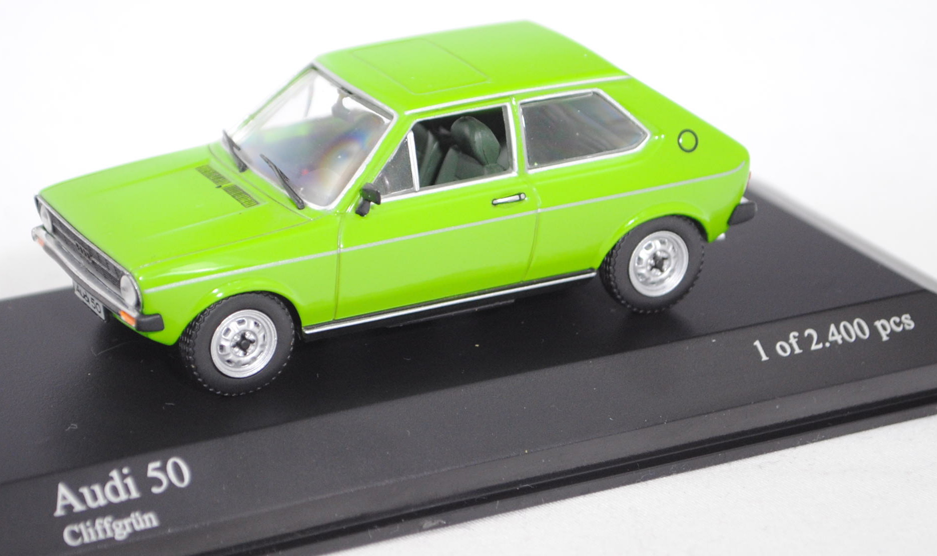 Audi 50 GL (Typ 86, Modell 1974-1976, Baujahr 1975), cliffgrün (L61A), Minichamps, 1:43, PC-Box (m-)