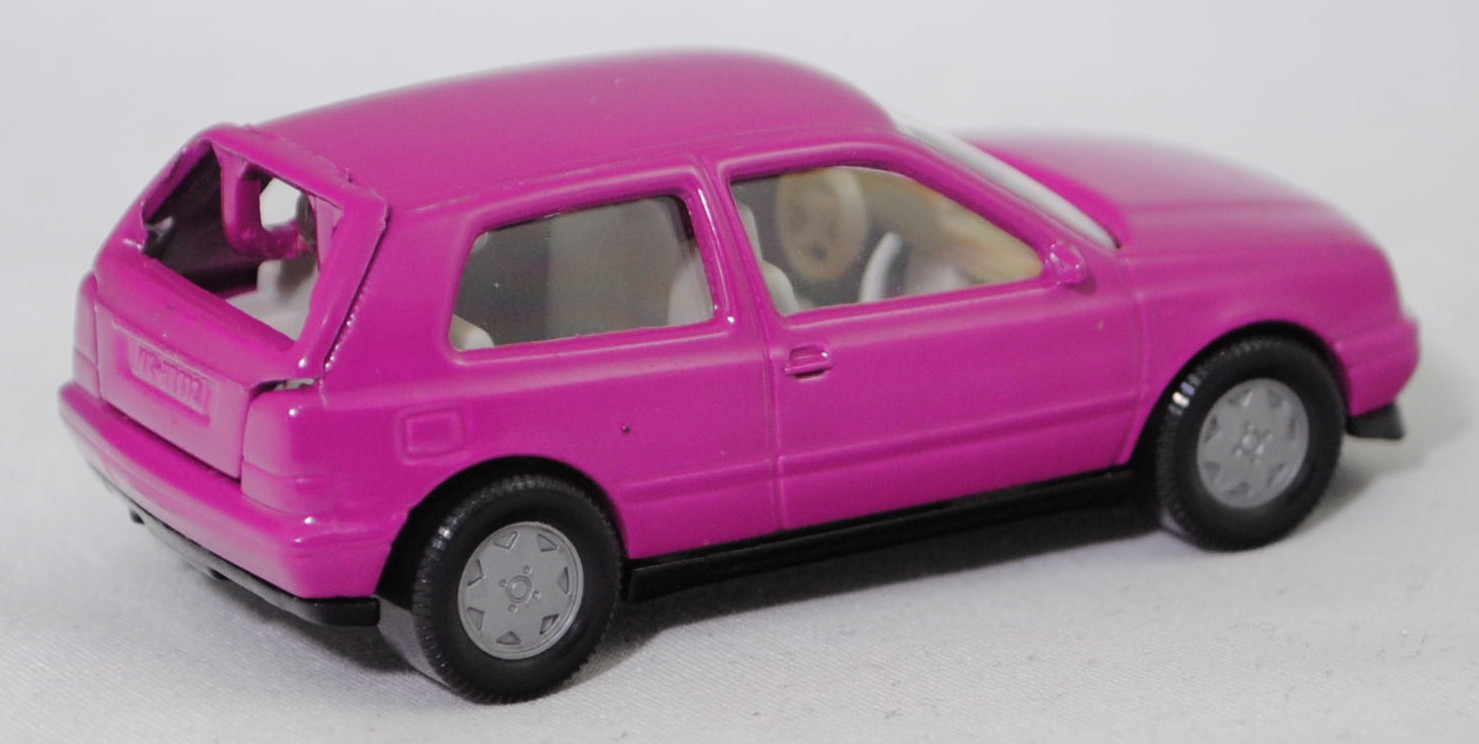 00002 VW Golf III 1.8 GL (Typ 1H, Vorfacelift, Modell 1991-1994), dunkel-verkehrspurpur, innen seidengrau, Lenkrad seidengrau, Chassis schwarz, Hong, Bpr. 1010, SIKU SUPER, 1:56, m-