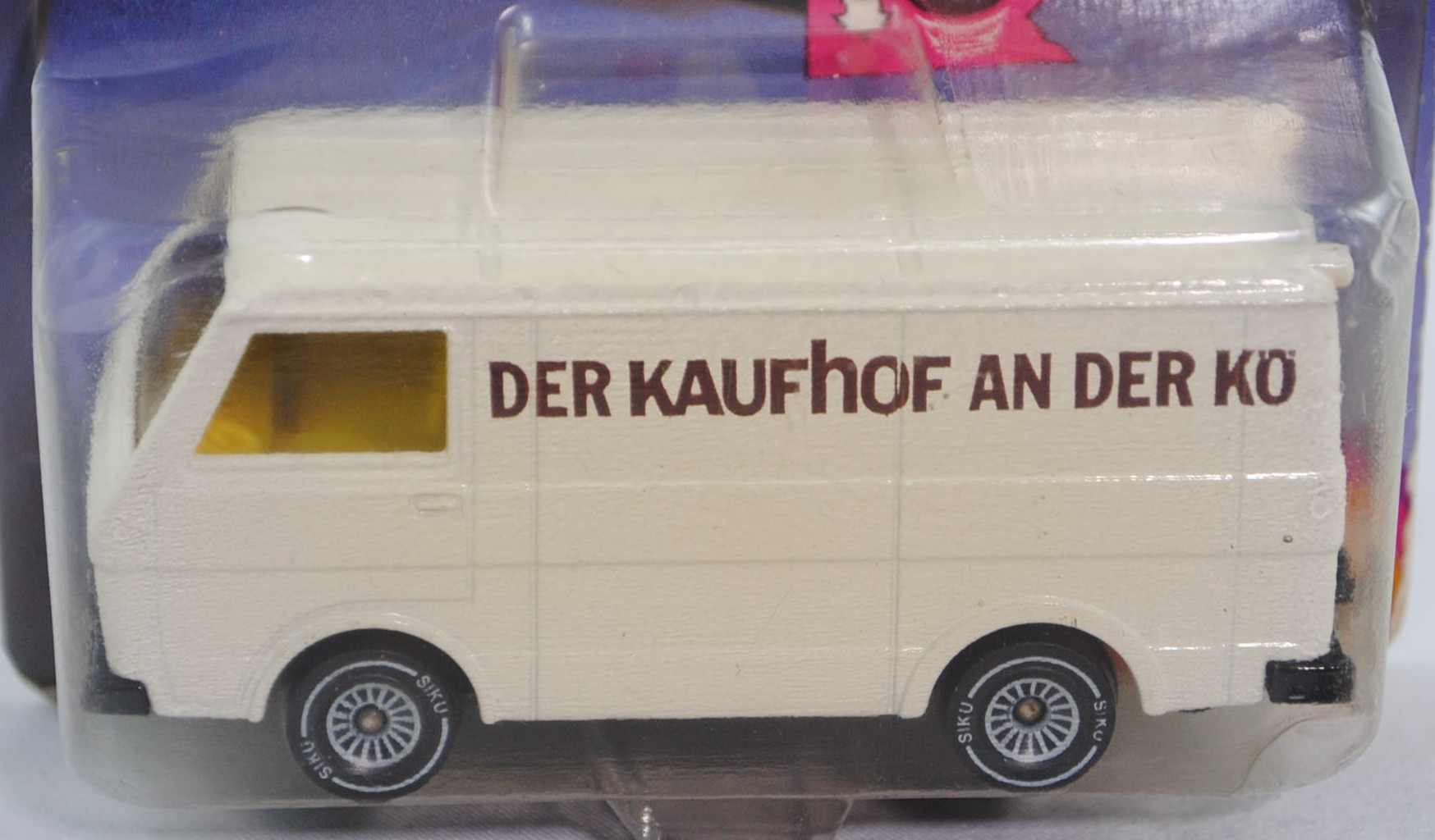 VW LT 28 Kastenwagen (Modell 1975-1986), reinweiß, innen zinkgelb, Lenkrad integriert, DER KAUFHOF A