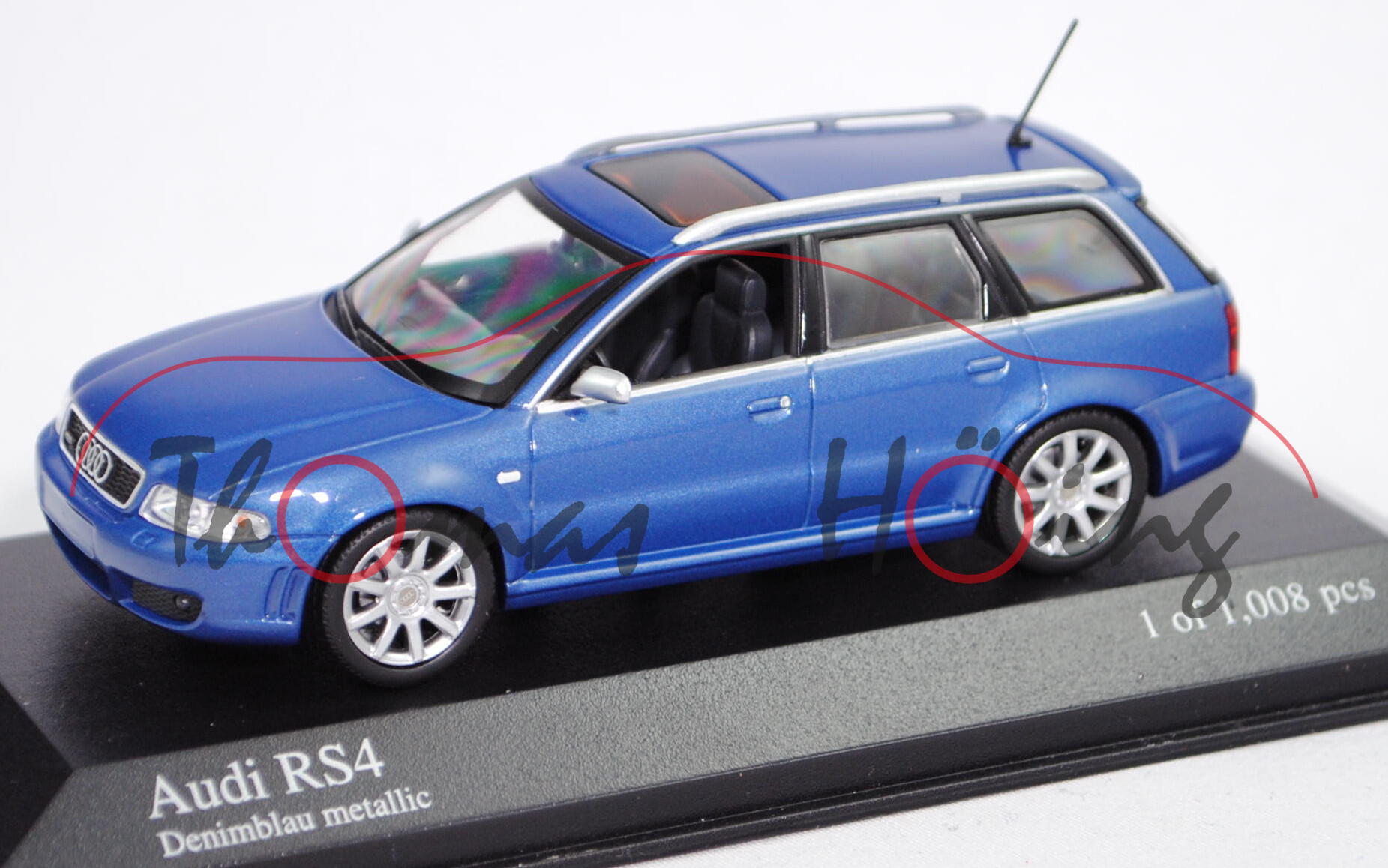 Audi RS 4 (1. Gen., B5, Typ 8D5, Modell 1999-2001), denimblau perleffekt, Minichamps, 1:43, PC-Box