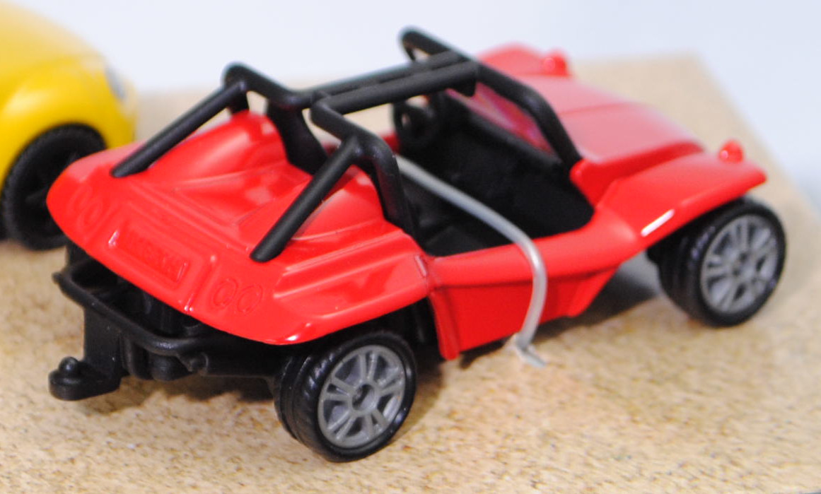 00000 Geschenkbox Happy Style Set: Hazard-Buggy / HAZ-Buggy + VW The Beetle Cabriolet 1.2 TSI + BÖCKMANN TOP MASTER Pferdeanhänger + Vespa 125 GTS Super, SIKU SUPER, mb (Limited)