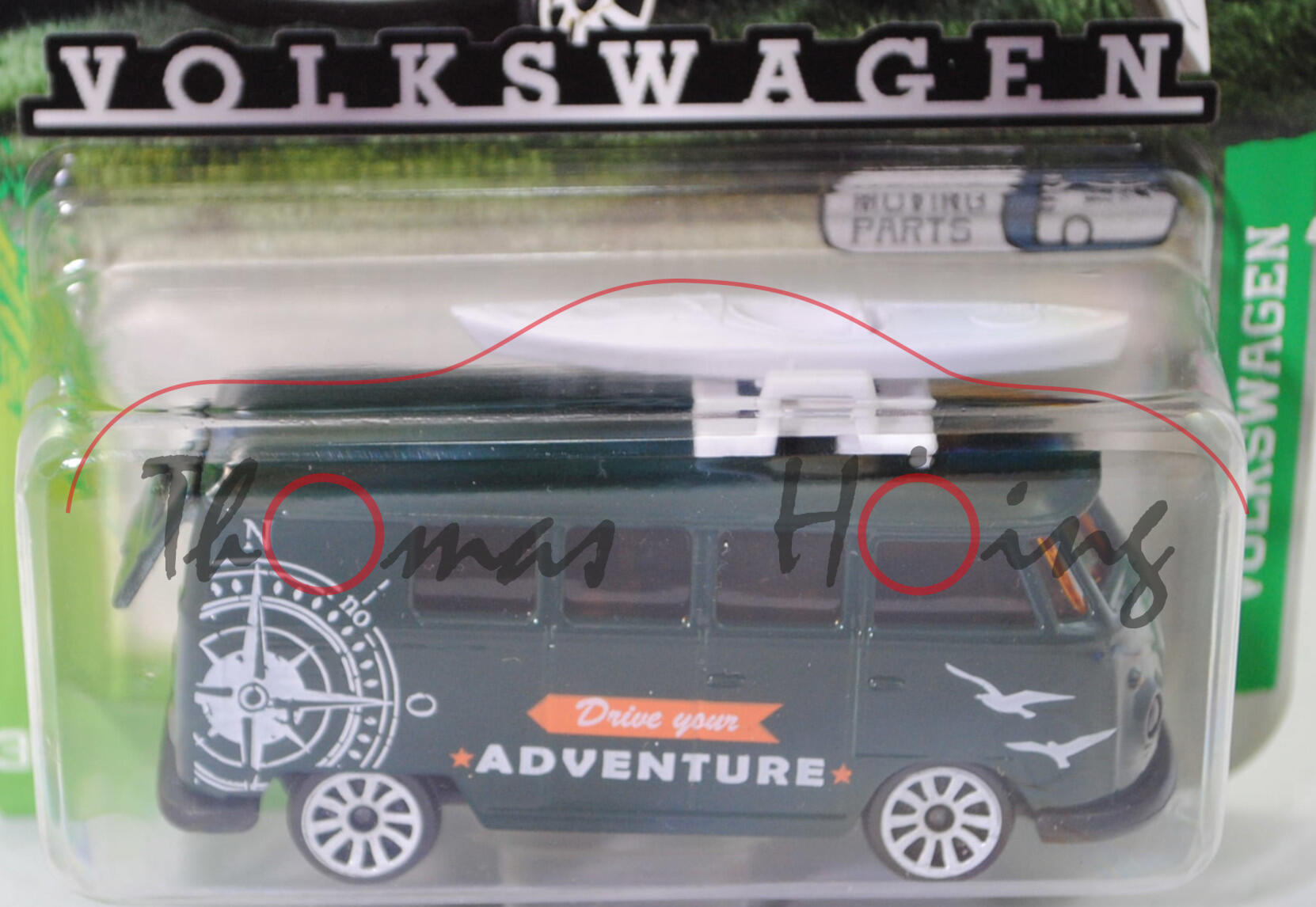 VW Transporter Kleinbus 1200 (Typ 2 T1, Modell 1960-1963) mit Dachgepäckträger und Kanu, grün, Drive your / ADVANTURE, majorette, 1:59, Blister (VOLKSWAGEN PREMIUM CARS)