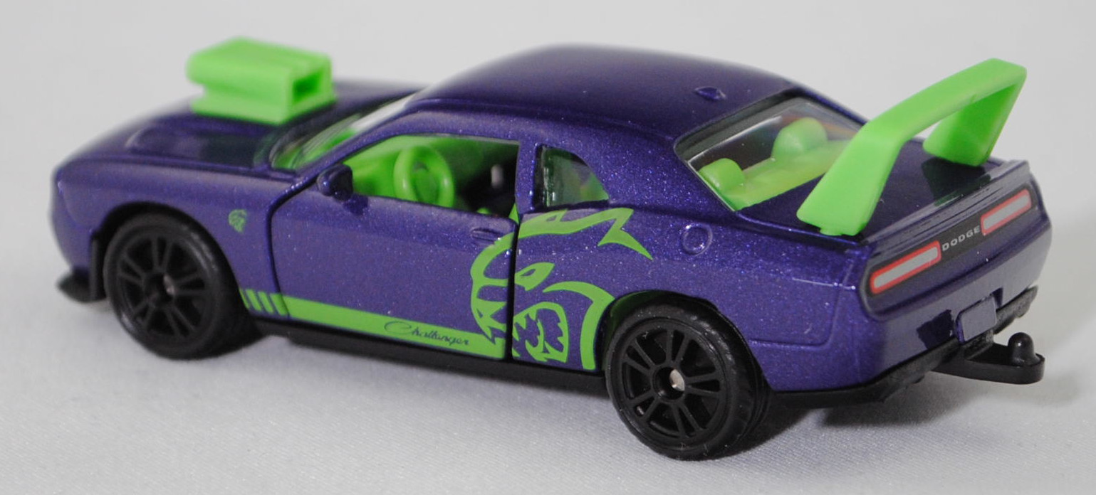 00000 Dodge Challenger SRT Hellcat (3. Generation, Facelift 2014, Modell 2014-2018) Custom, blauviolettmetallic (plum crazy pearlcoat), SIKU SUPER, 1:63, P29f