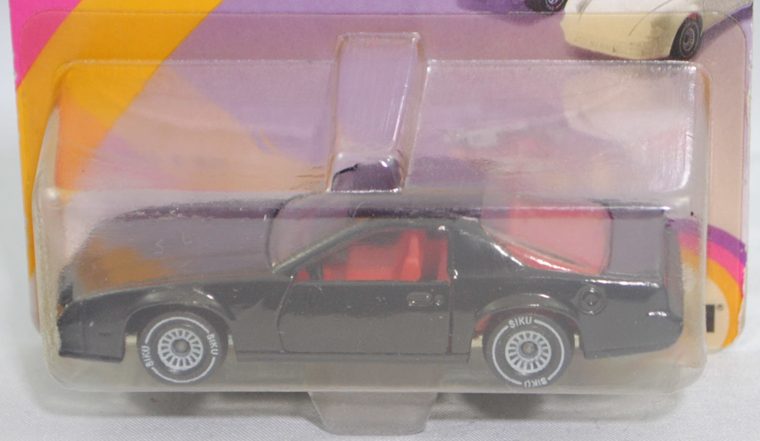 00002 Chevrolet Camaro Berlinetta 5.0L V8 (3. Generation, Vorfacelift, Modell 1982-1984), schwarz, Bpr. CAMARO Z 28, W-Germ, Chassis chrom, ohne CE-Zeichen, B4, SIKU SUPER, 1:59, P23 vergilbt