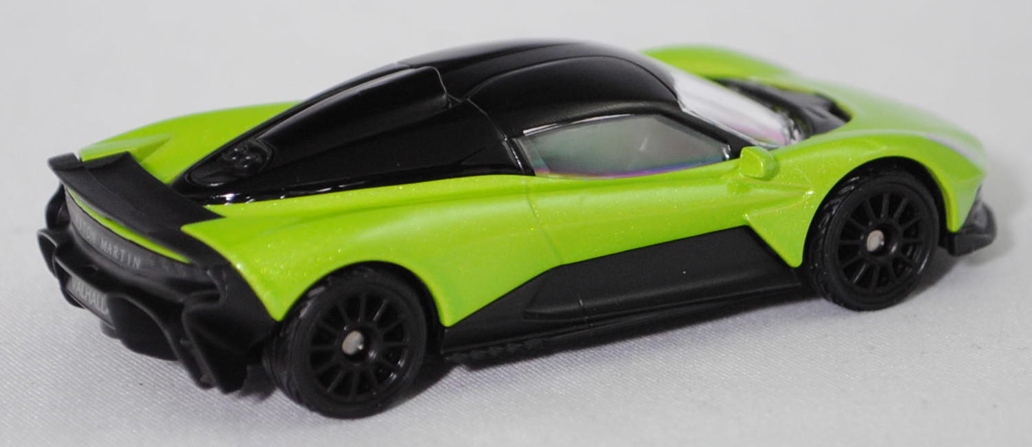 00000 Aston Martin Valhalla (1. Generation, TM01, Modell 2025-), Karosserie hell-gelbgrünmetallic, innen schwarz, Dach schwarz, B54 schwarz, SIKU SUPER, 1:59, P29f