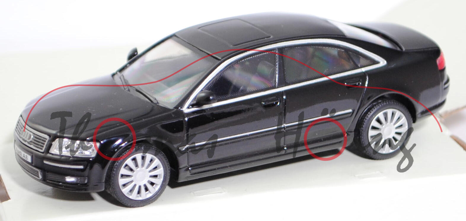 Audi A8 3.7 quattro (D3, Typ 4E, Modell 2002-2005), schwarz (vgl. brillantschwarz), Schuco, 1:43, mb