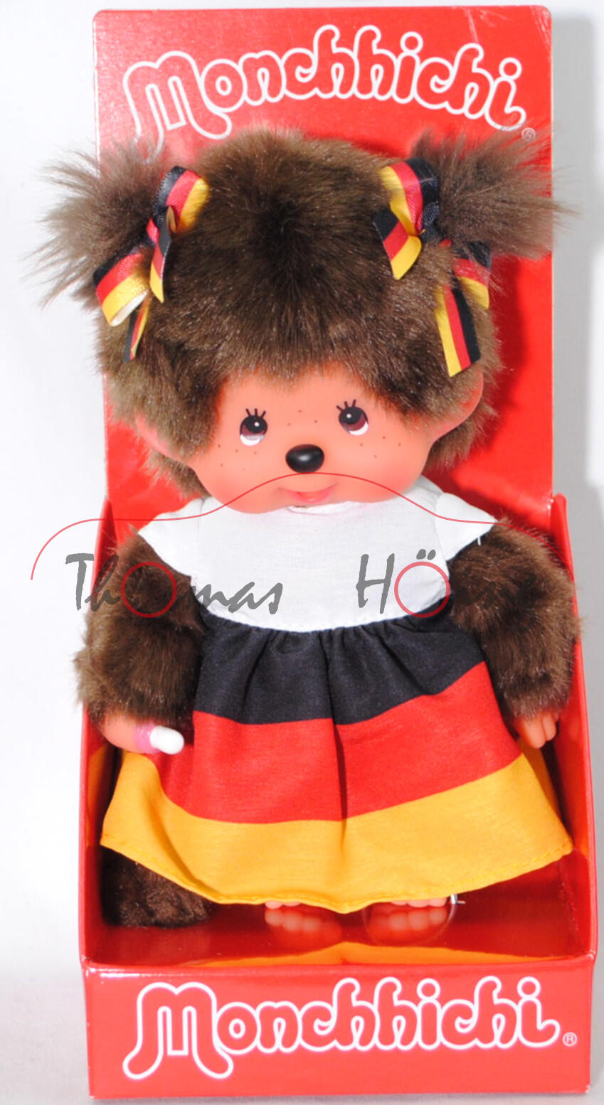 Monchhichi German Dress Girl (Mädchen mit Kleid in deutschen Nationalfarben), 20 cm groß, Sekiguchi