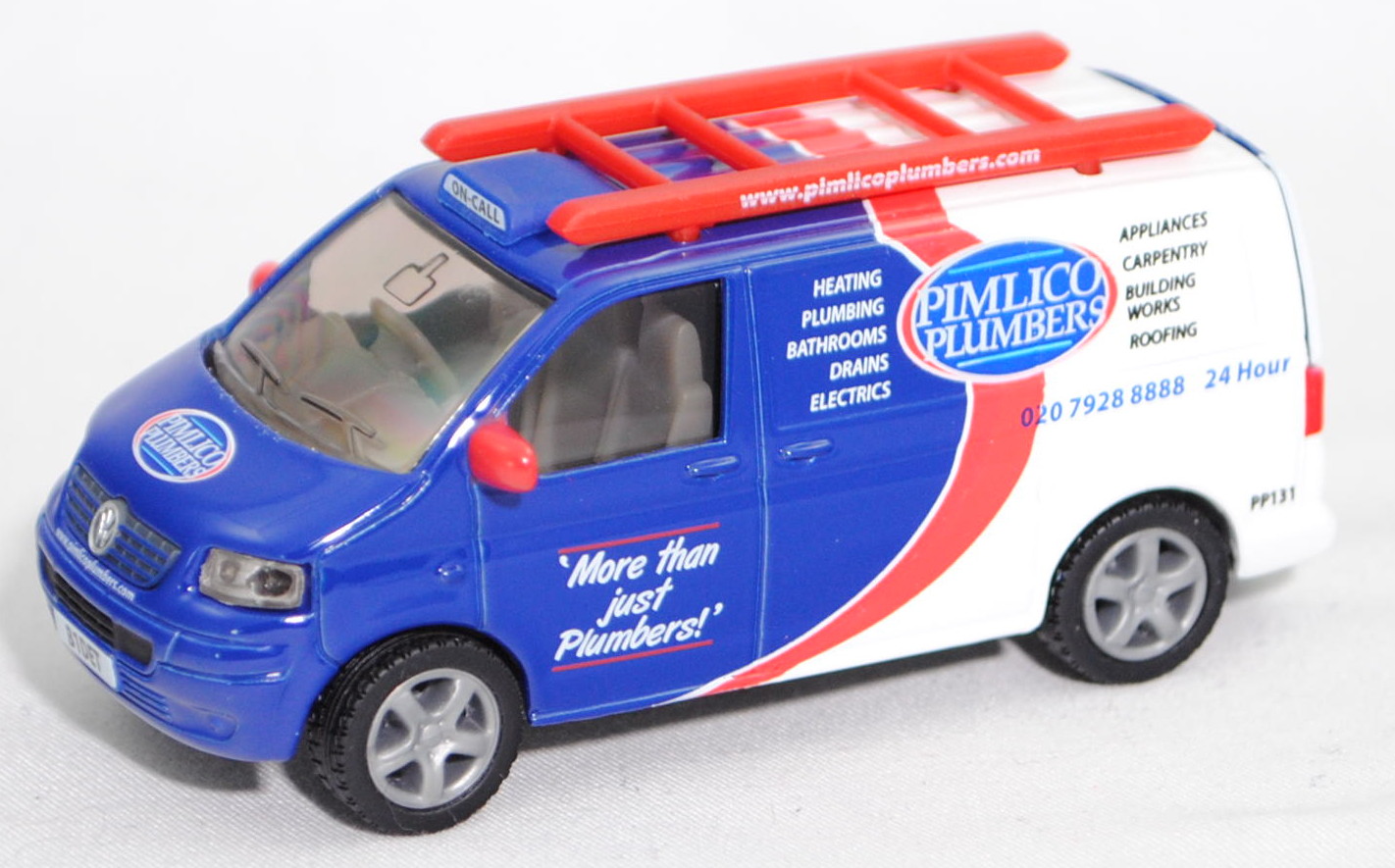 00614 GB VW T5 Transporter (Typ 7H, Mod. 03-09), blau/weiß, PIMLICO / PP131, SIKU, 1:58, Box B1DET