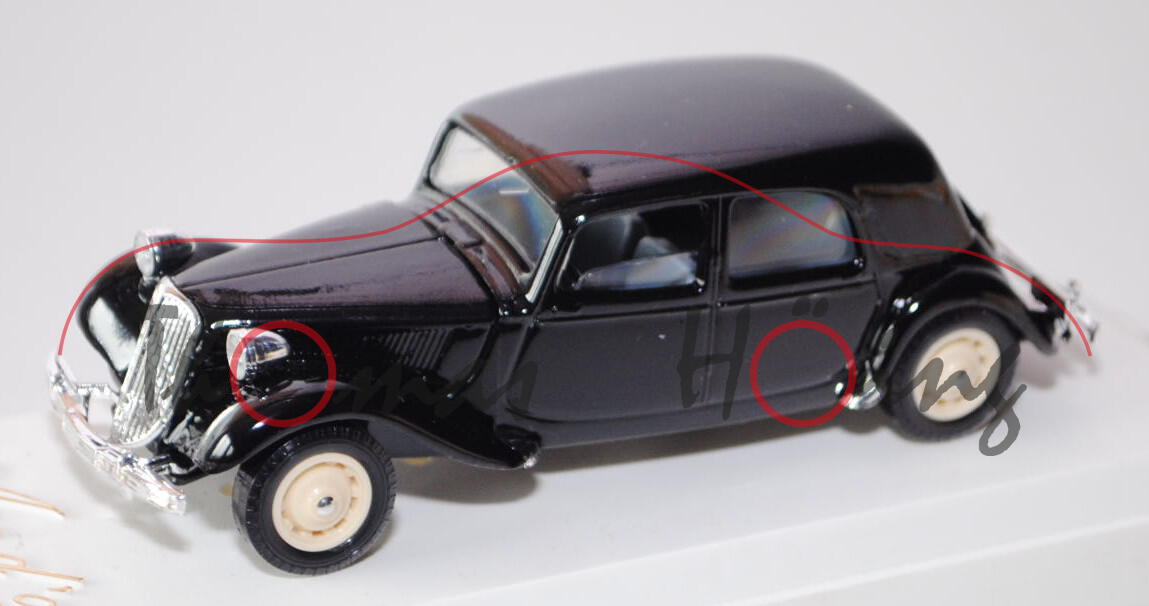 Citroen 15 CV, Modell 1939, schwarz, 2867 cc, Motor 15-6 G, 130 km/h, Motorhaube zu öffnen, Age d\'o