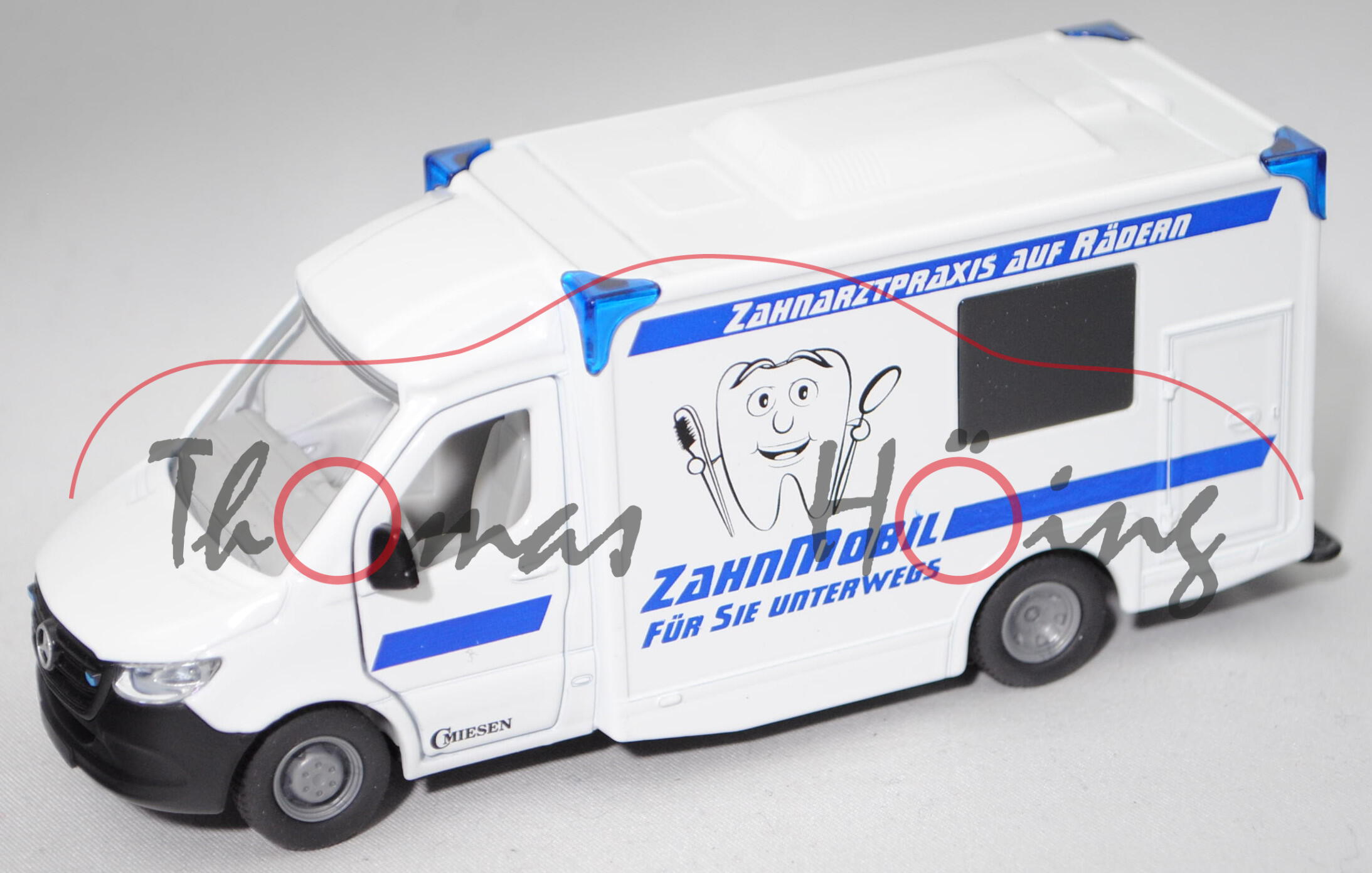 00401 ZAHNMOBIL MIESEN Rettungswagen, weiß, ZAHNARZTPRAXIS AUF RÄDERN / ZAHNMOBIL, SIKU