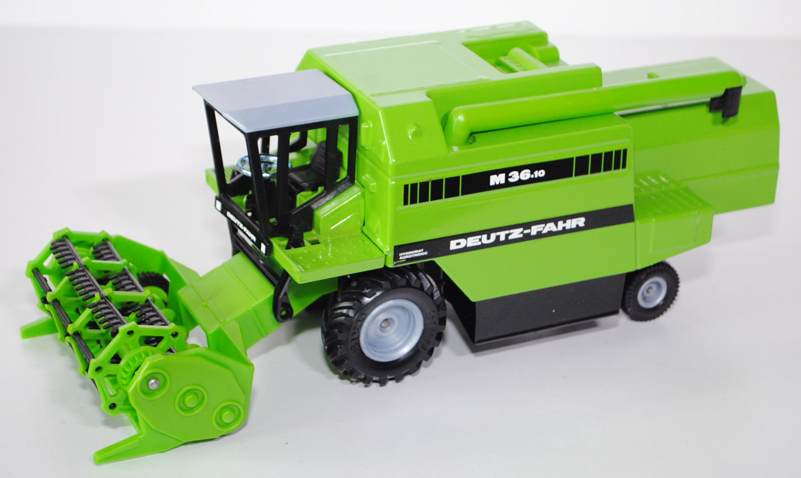 Deutz-Fahr M 36.10 Mähdrescher, gelbgrün, kleines Mähwerk