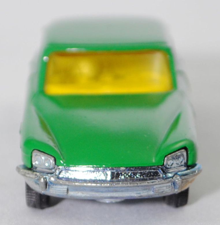 00003 Citroen DS 21 (2. Generation D-Modelle, Vorfacelift, Modell 1967-1968), verkehrsgrün, innen zinkgelb, Germ, R11, SIKU SUPER, 1:61, m (Verglasung mit Kratzspuren)