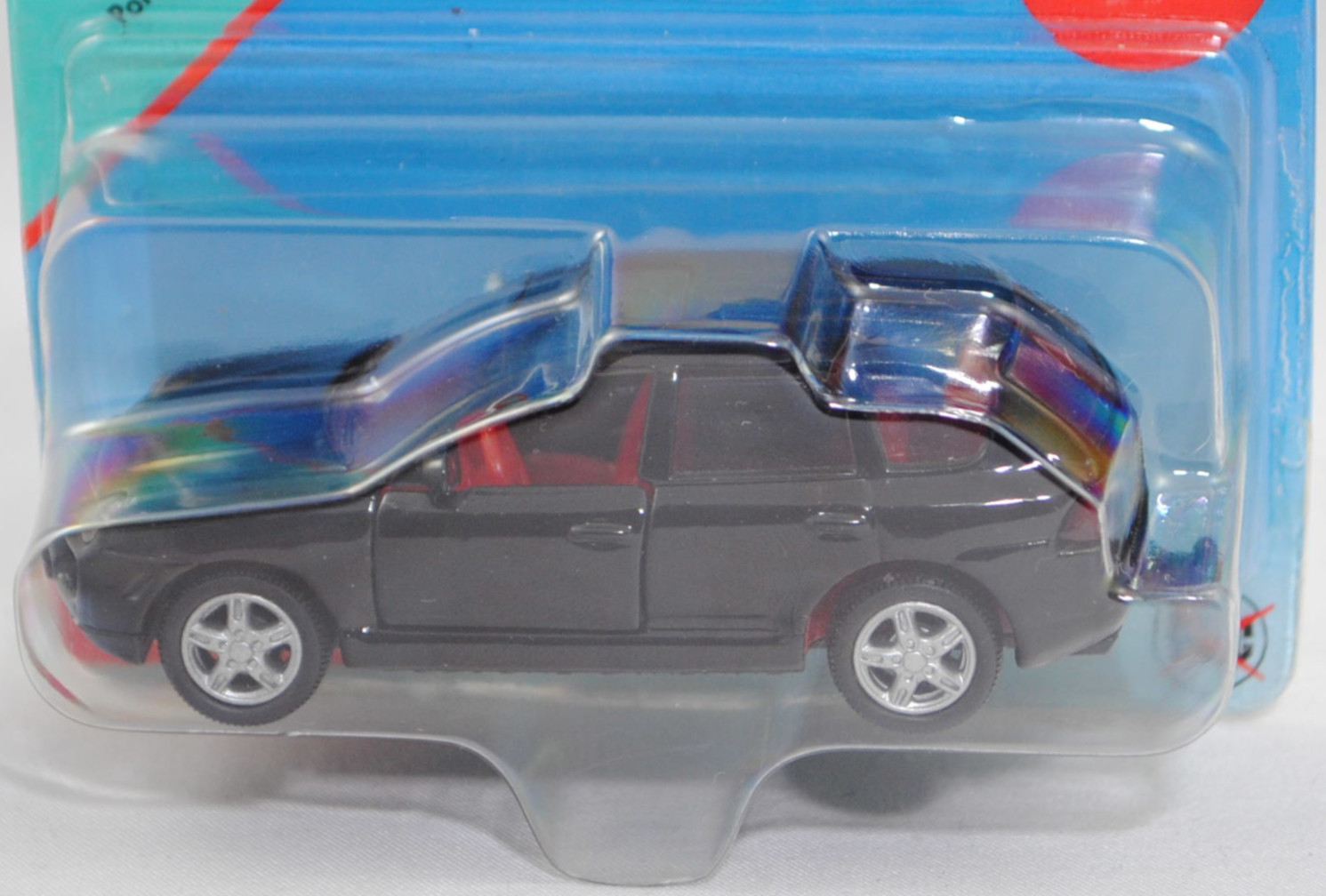00006 Porsche Cayenne Turbo (1. Generation, Typ 9PA, Vorfacelift, Modell 2002-2006), schwarz, Sicke auf Heckklappe in Höhe Rückleuchten, SIKU SUPER, 1:57, P29d geklebt