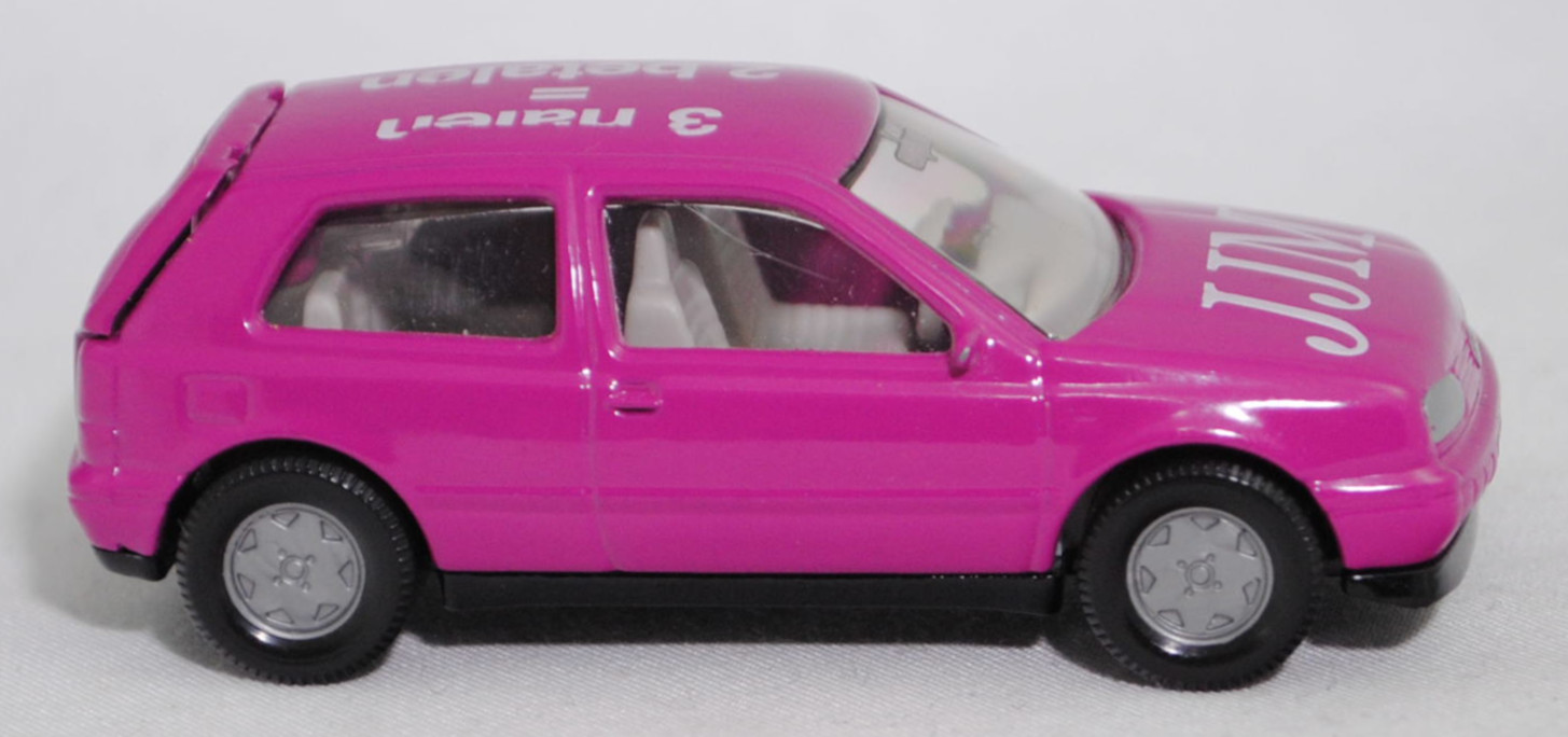 00003 JJM VW Golf III 1.8 GL (Typ 1H, Vorfacelift, Modell 1991-1994), dunkel-verkehrspurpur, innen grau, Lenkrad grau, JJM / 3 halen / = / 2 betalen, Chassis schwarz, SIKU SUPER, 1:56, m