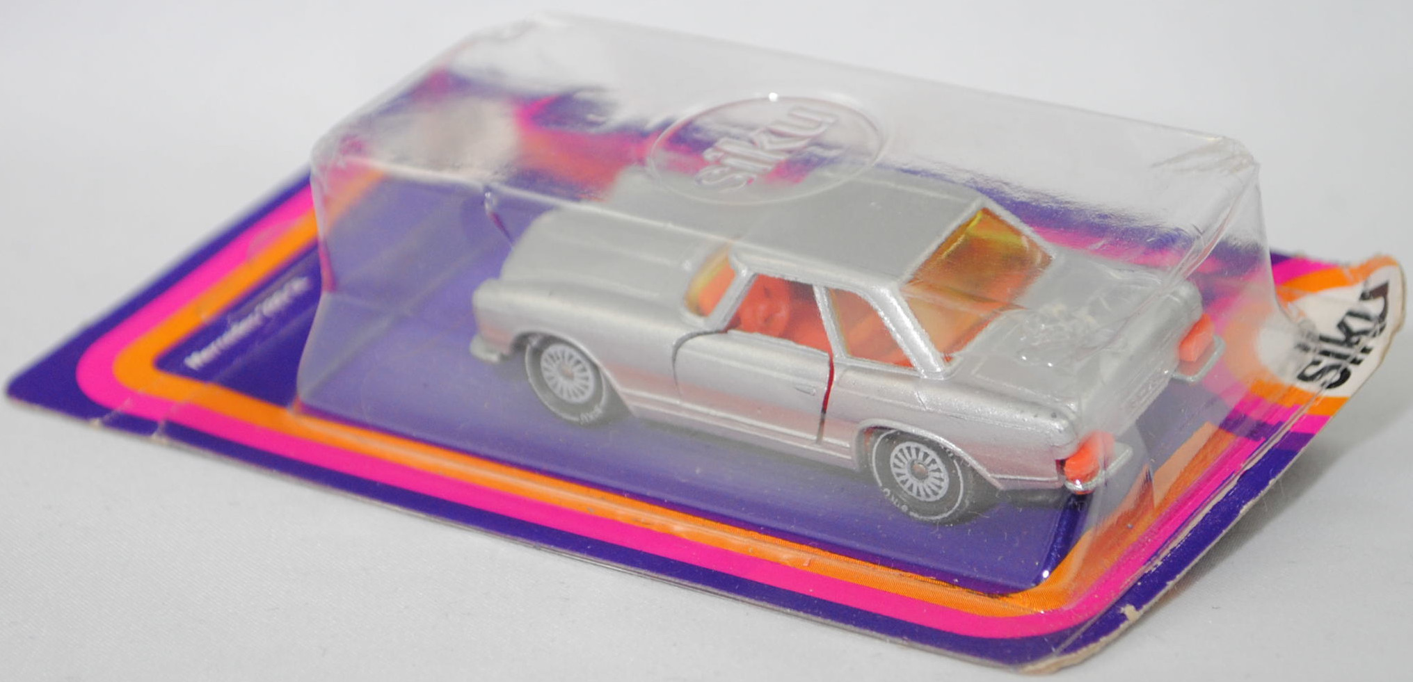 00006 Mercedes-Benz 280 SL (W 113, Pagode, Modell 1968-1971) mit Hardtop (Coupédach), silber, Bpr. V 302 / 1017, W-Germ, Verglasung gelb, R11 gerillt, SIKU SUPER, 1:60, P17 (Farbe)