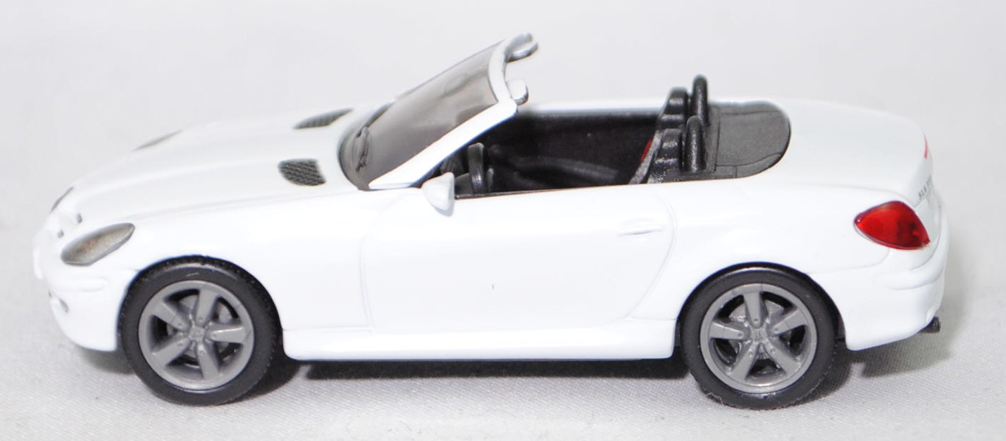 00003 Mercedes-Benz SLK 350 (interne Baureihenbezeichnung R 171, Vor-MoPf, Modell 2004-2008), reinweiß, innen schwarz/verkehrsrot, Bpr. 1002, SIKU SUPER, 1:55, m