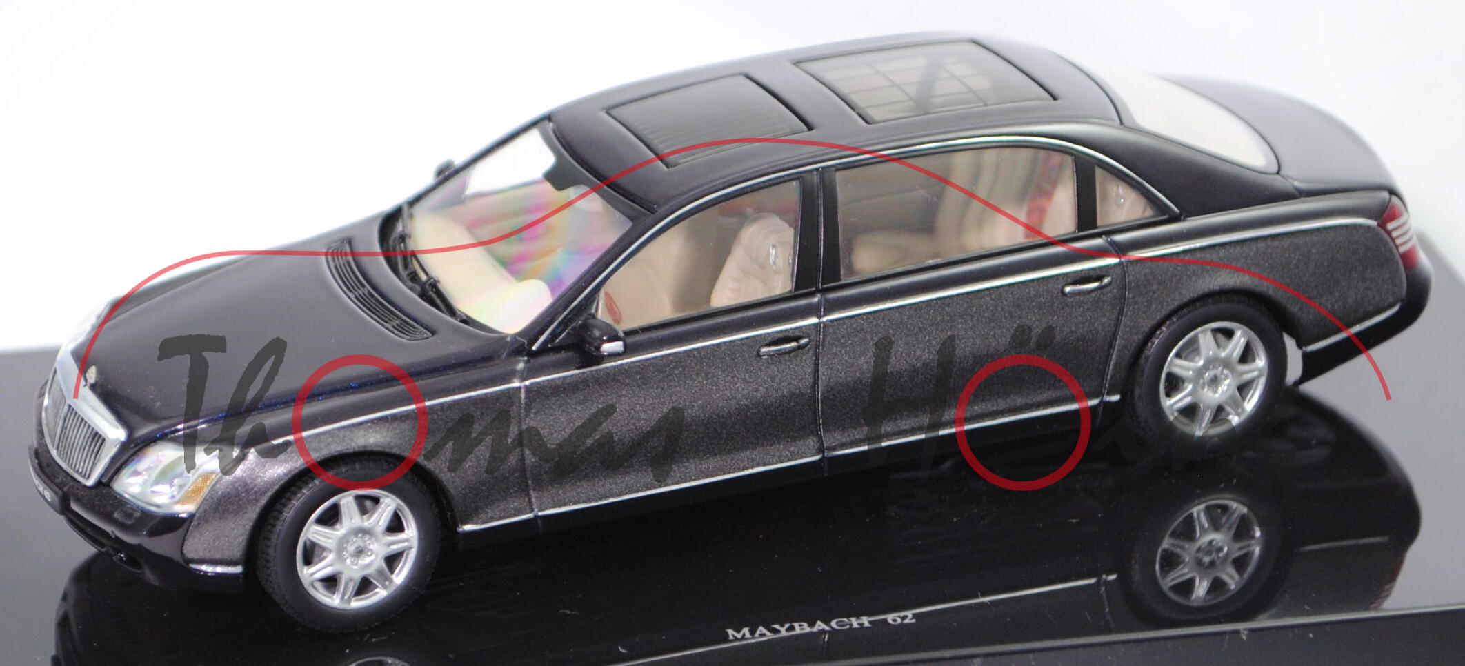 Maybach 62 (Baureihe V 240, Mod. 02-12), caspian black/himalayas grey dark, AUTOart, 1:43, Werbebox