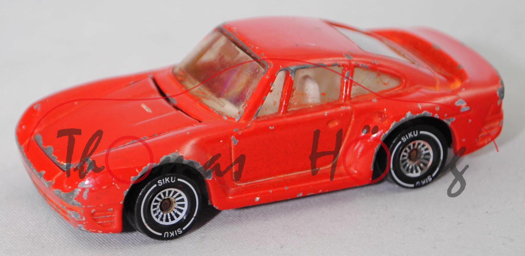 00002 Porsche 959 (Modell 1986-1988), verkehrsrot, innen reinweiß, Heckflügel geschlossen, SIKU , 1:55, vsc