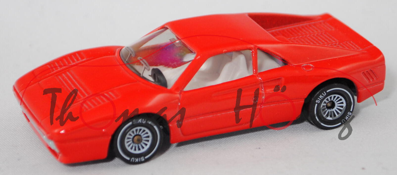 00001 Ferrari 288 GTO (Typ F114, Modell 84-86), rot (vgl. rosso corsa beim Original), SIKU, 1:55, m-