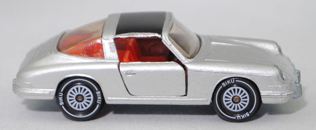 00008 Porsche 911 E Targa (F-Modell bzw. Urmodell, B-Serie, Modell 1968-1969), silber, Lenkrad schwarz, Dach schwarz, Bpr. V234 und 1010, W-Germ, Verglasung rauch, R11 glatt, SIKU, 1:60, m