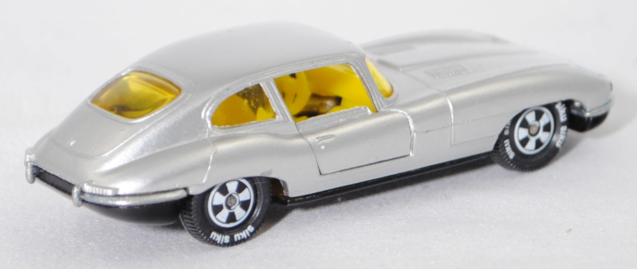 00004 Jaguar E-Type 2+2 SI Coupé 4.2 Liter (Serie 1, Typ 2+2-Sitzer Coupé, Modell 1966-1967), silber, innen gelb, Germ, Verglasung gelb, R10 weiß, SIKU SUPER, 1:61, P12h mit ®